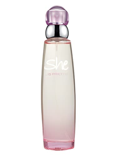 She... is Pretty! - او... زیباست!