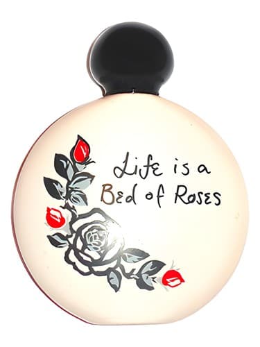 Life's a Bed of Roses - زندگی یک تخت از گل رز است