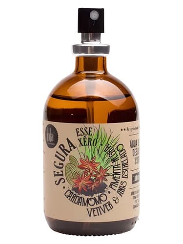 Cardamomo, Pimenta Negra, Vetiver e Anis Estrelado